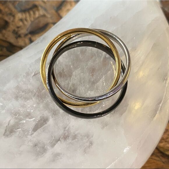 Tri Color Interlock Stainless Steel Ring Size 6 - Picture 5 of 7